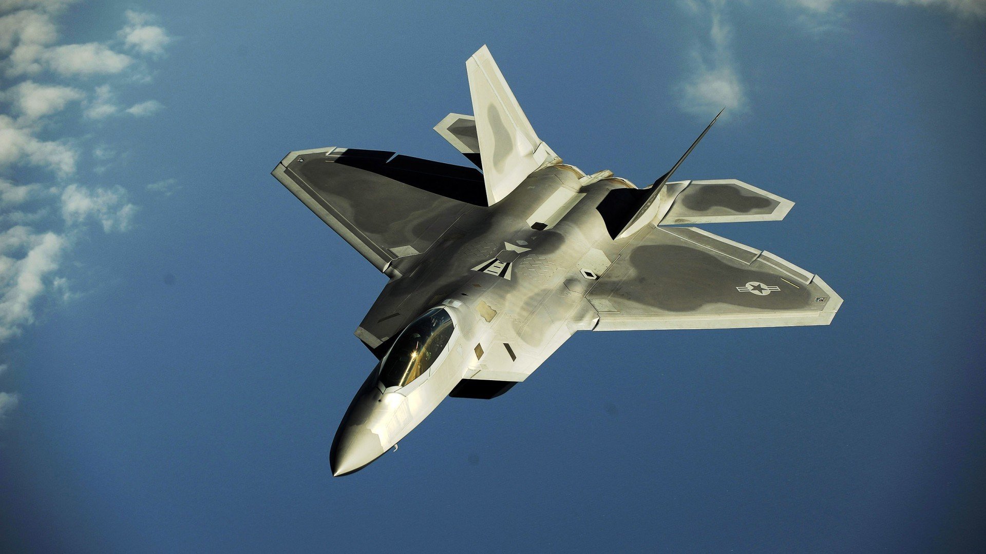 库策稳扎稳打掌控比赛节奏